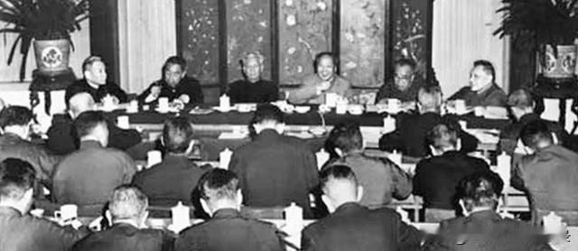 1958年3月4日，毛主席来成都主持中央工作会议（史称成都会议），在成都住了23