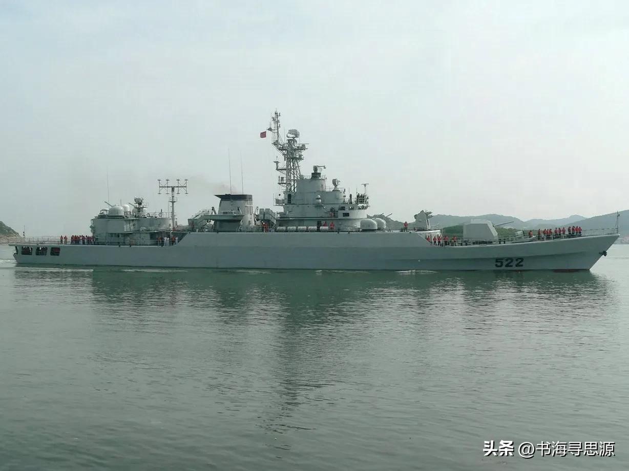 它曾是东海之滨的“海疆卫士”，代表了中国国产护卫舰的巅峰水平。正值20岁的壮年，