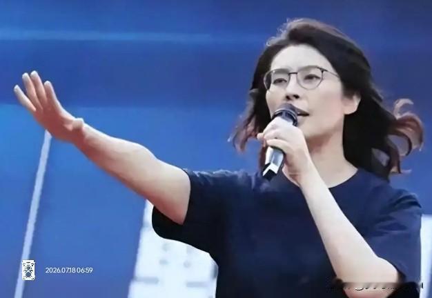 全员背刺！郑丽文会不会重走洪秀柱的悲情老路？
 
现在国民党最扎心的现状就是：真