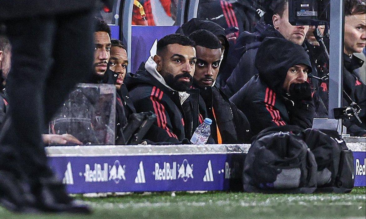 奥恩斯坦透露利物浦不想出售穆罕默德·萨拉赫。俱乐部高层表示，萨拉赫的合同将持续到