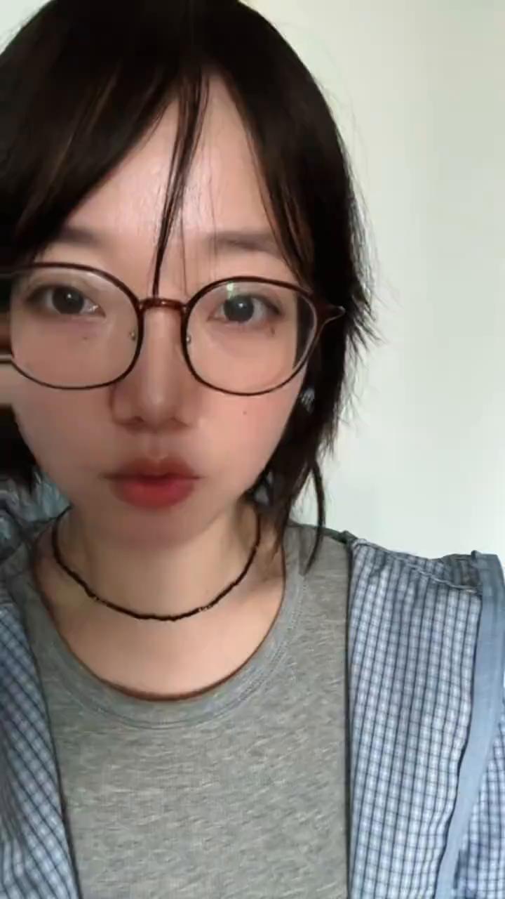 我这辈子从来没有这么倒霉过，分仓三个都能安地板。三个，你说我一个还好，三个满仓跌