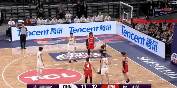 中国女篮vs日本女篮 杨舒予两罚命中，连得5分帮助中国队反超比分。 ​​​