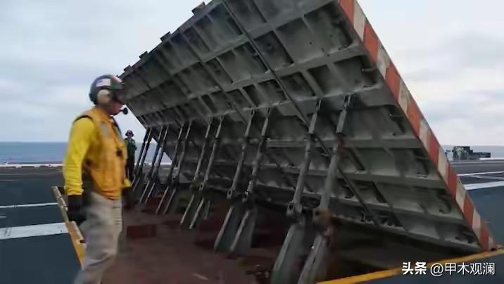 航母的引流板，可不可以做成移动的。辽宁舰1-2号起飞位只有95米，如果用移动的可