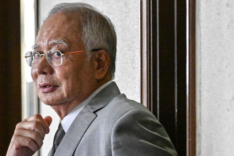 惊天判决！马来西亚前总理纳吉布贪腐洗钱罪名全成立
 
路透社12月26日消息，马