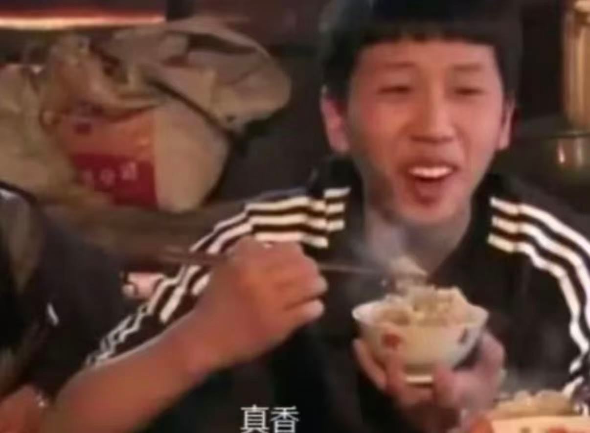 古人用诗推荐咸鸭蛋 秦观与友人围炉，桌上高邮咸鸭蛋冒着热气。剥壳时蛋白嫩弹，蛋黄