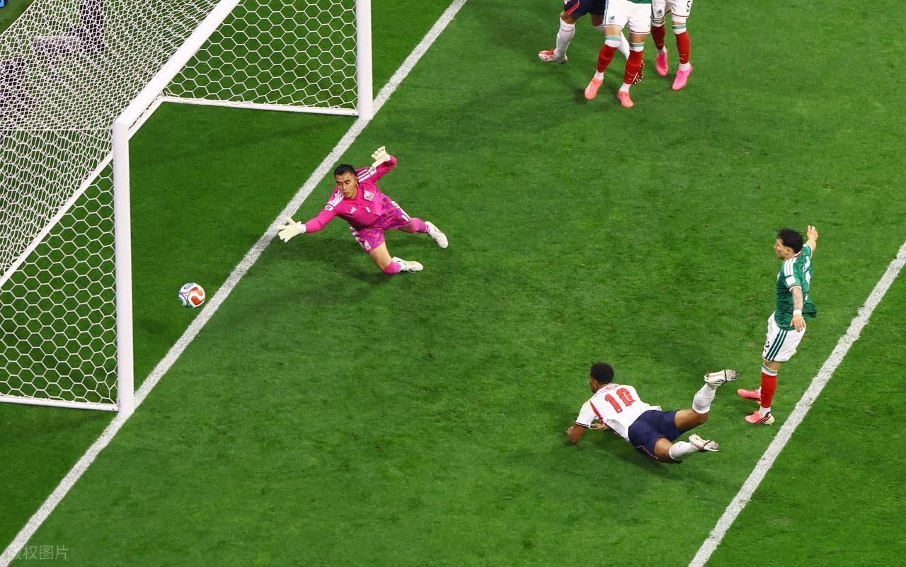 100秒连进2球！贝林厄姆帮助英格兰2-0领先墨西哥，凸显凯恩“冷静”
北京时间