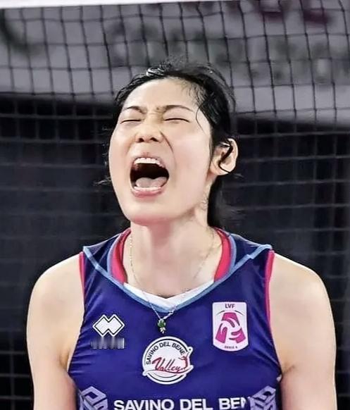 朱婷，当之无愧的中国女排领军人物，毋容置疑！
       朱婷，32岁，身高1