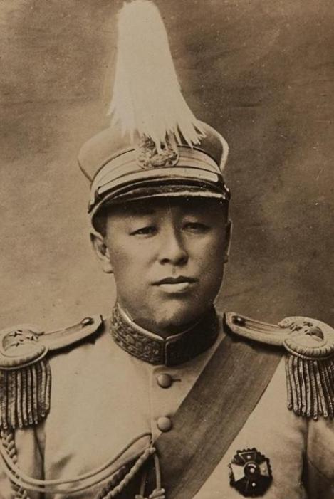 1948年锦州解放后，解放军抓住了正在处理财产的张作相，将其押到了军营里，等待上