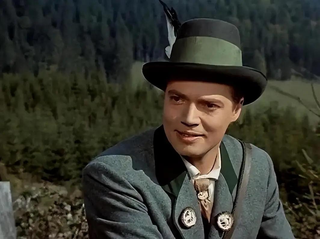 1981年，一位电视节目嘉宾的冲动赌约，竟让《茜茜公主》中那位英俊的