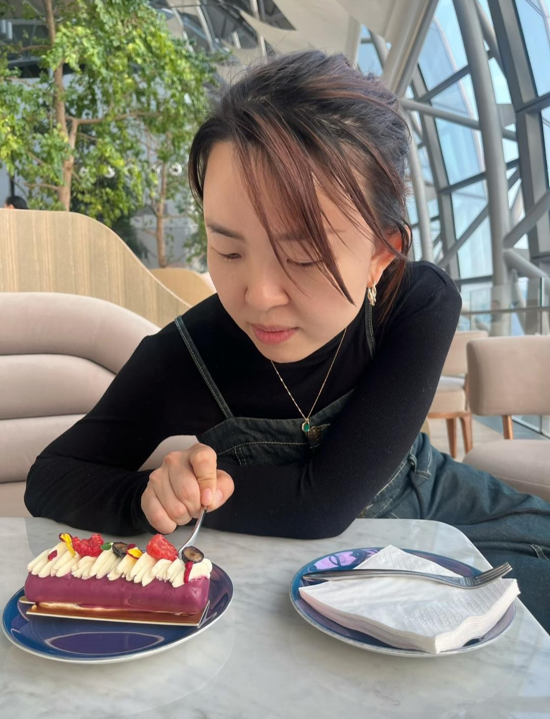 今年不止是生意难做
连老婆都快守不住了!
我老公一发小，是开维修家电的，上周来家