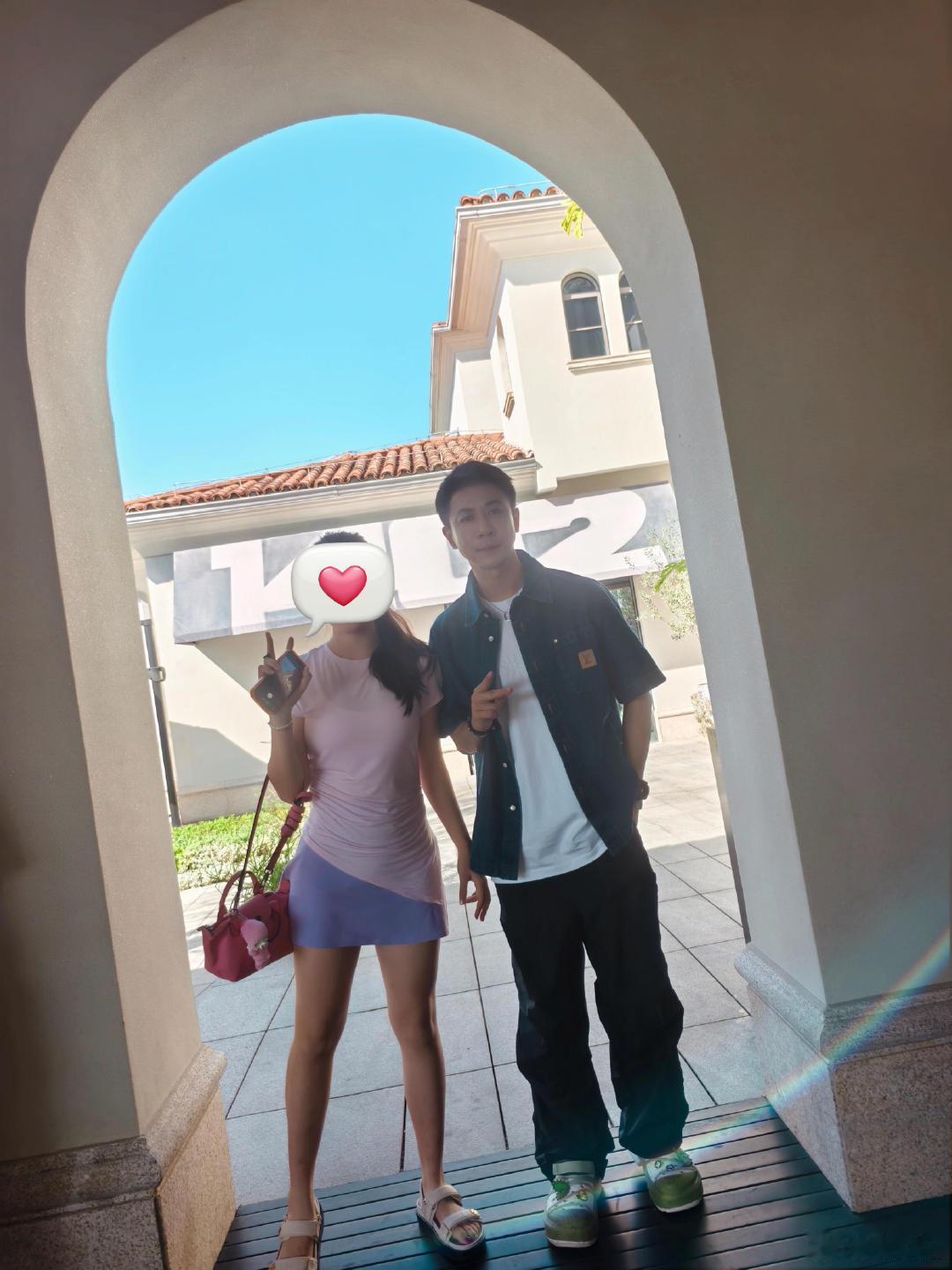 阿那亚偶遇董璇张维伊小酒窝网友阿那亚偶遇董璇张维伊小酒窝 网友阿那亚偶遇董璇一家