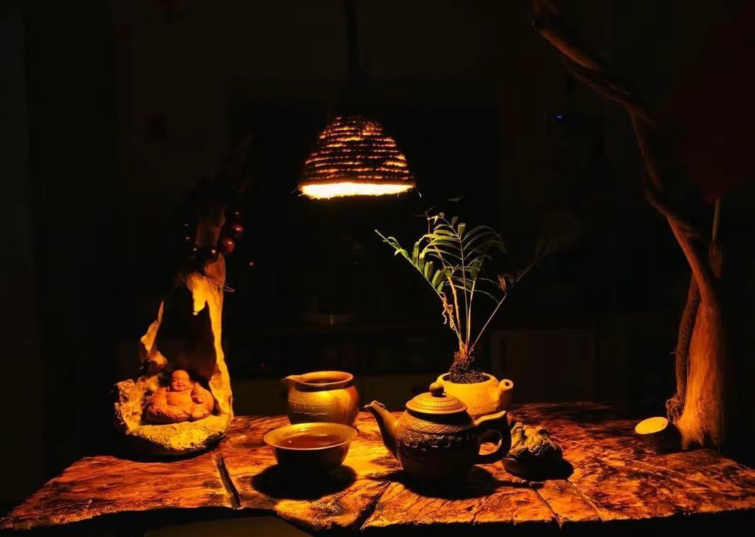 滚烫的春节一晃而过，留下的余温，刚好能够泡开这新一年的日子。慢品，稳走。