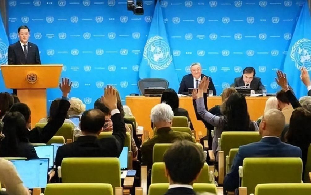 2026年，美国对委内瑞拉展开军事行动，2月28日又对伊朗动手，这两起军事行动有