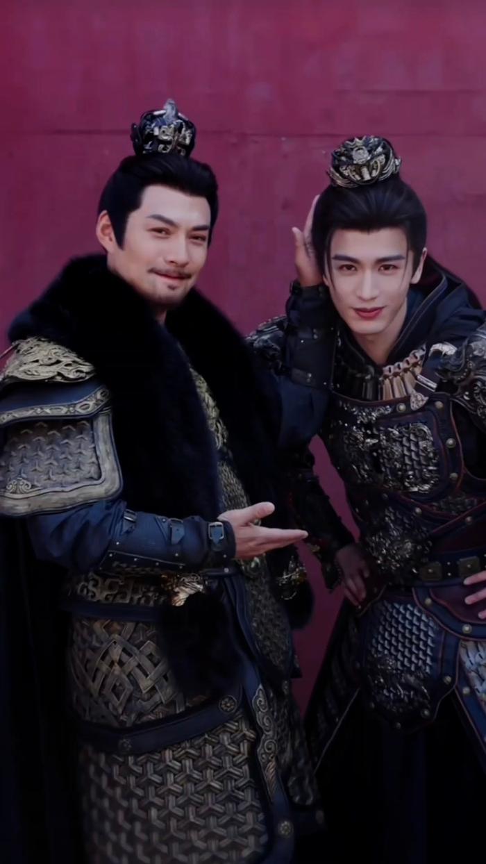 张凌赫被全网吐槽“粉底液将军”，为何只有严屹宽一人站出来为他发声？这就像当年的赵