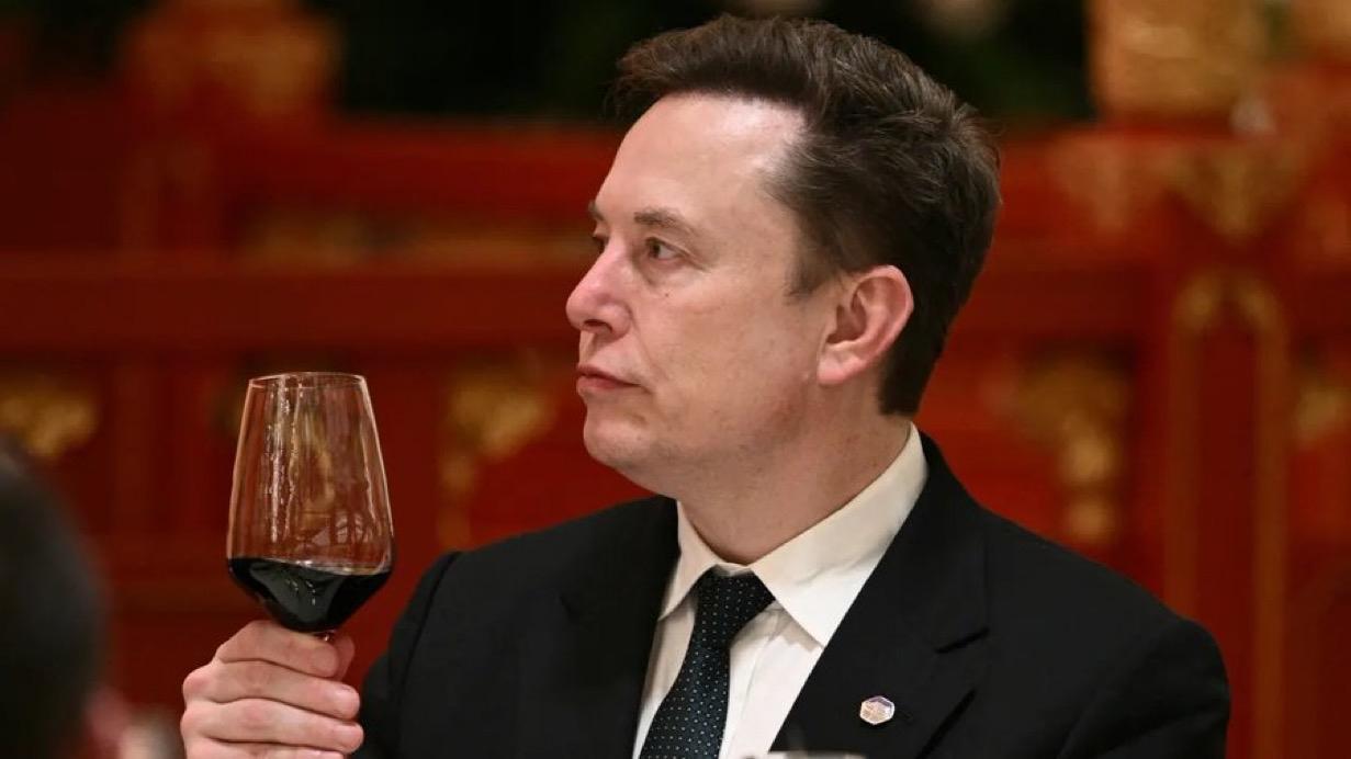 据报道，SpaceX 最早将于下周提交其 IPO 招股说明书，目标上市估值达 7