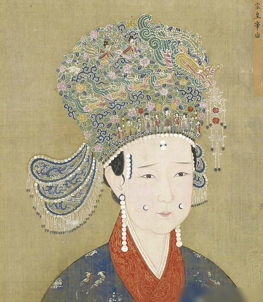 一个凤冠砸百万，剧本只给三万五？国产剧在海外圈粉的秘密，我扒给你看。
 
一个流