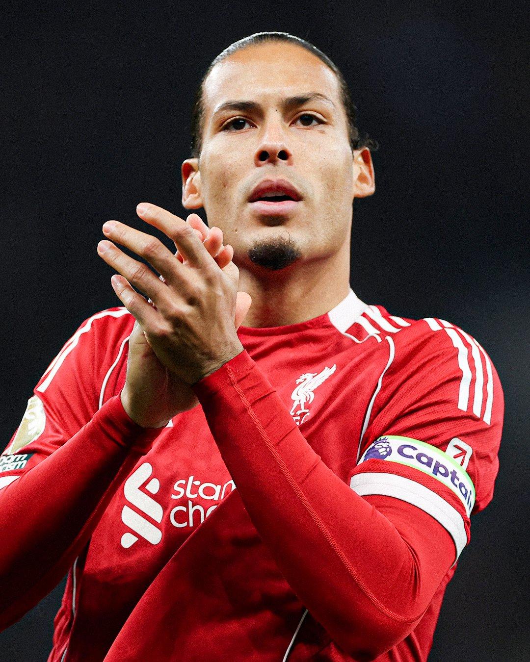 【范戴克：期待对决枪手】英超第21轮，利物浦将客场挑战榜首球队阿森纳！红军队长范