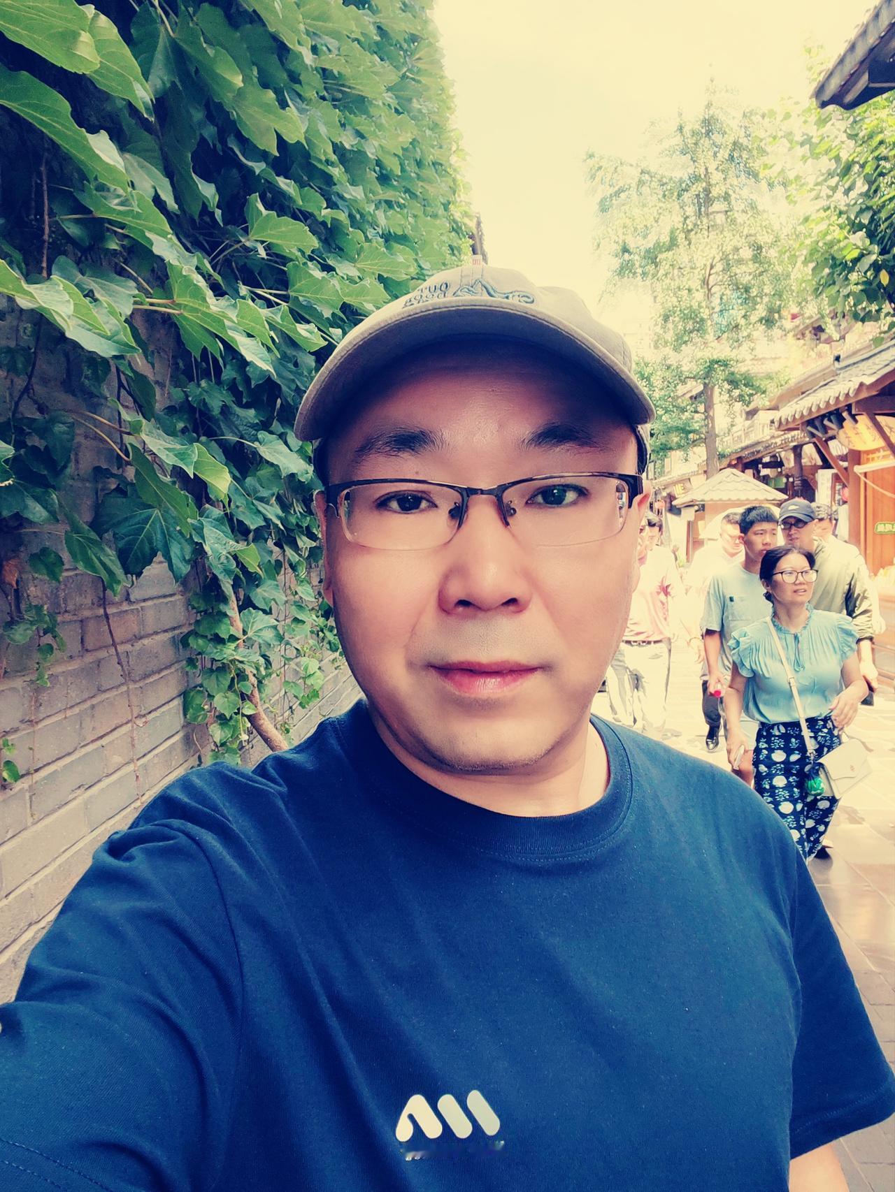 和朋友来成都玩了几天，成都确实不错，休闲、景美！