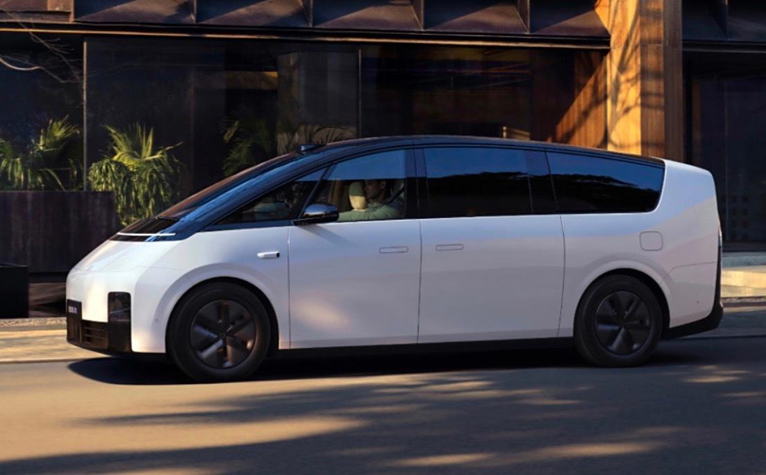 李想朋友圈飙脏话水军确实可怕，还记得当时理想Mega上市，除了贵没有任何缺点，就