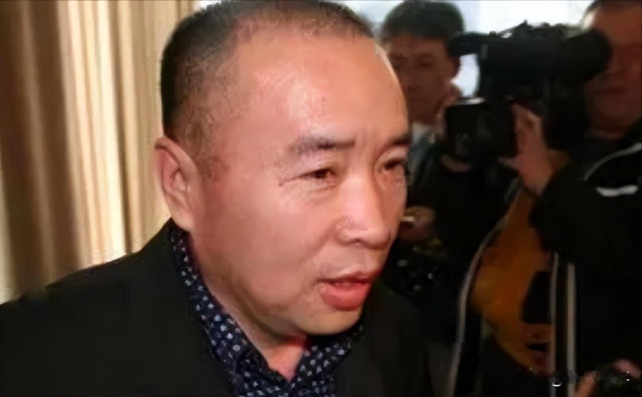 1999年，那时候，专案组已经像织网一样，把赖昌星的关系网摸得清清楚楚。

证据