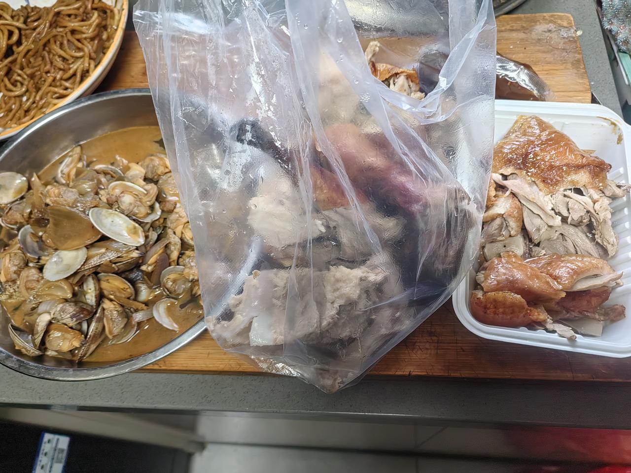 过了两天双休日。晚上可不追那些短剧了，上瘾啊，昨晚看到凌晨四点，今天九点起床，没