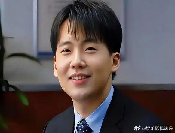 郭麒麟这路人缘，真是个“玄学”。最近一段模糊视频传出来，说他跟刘昊然、严浩翔去什