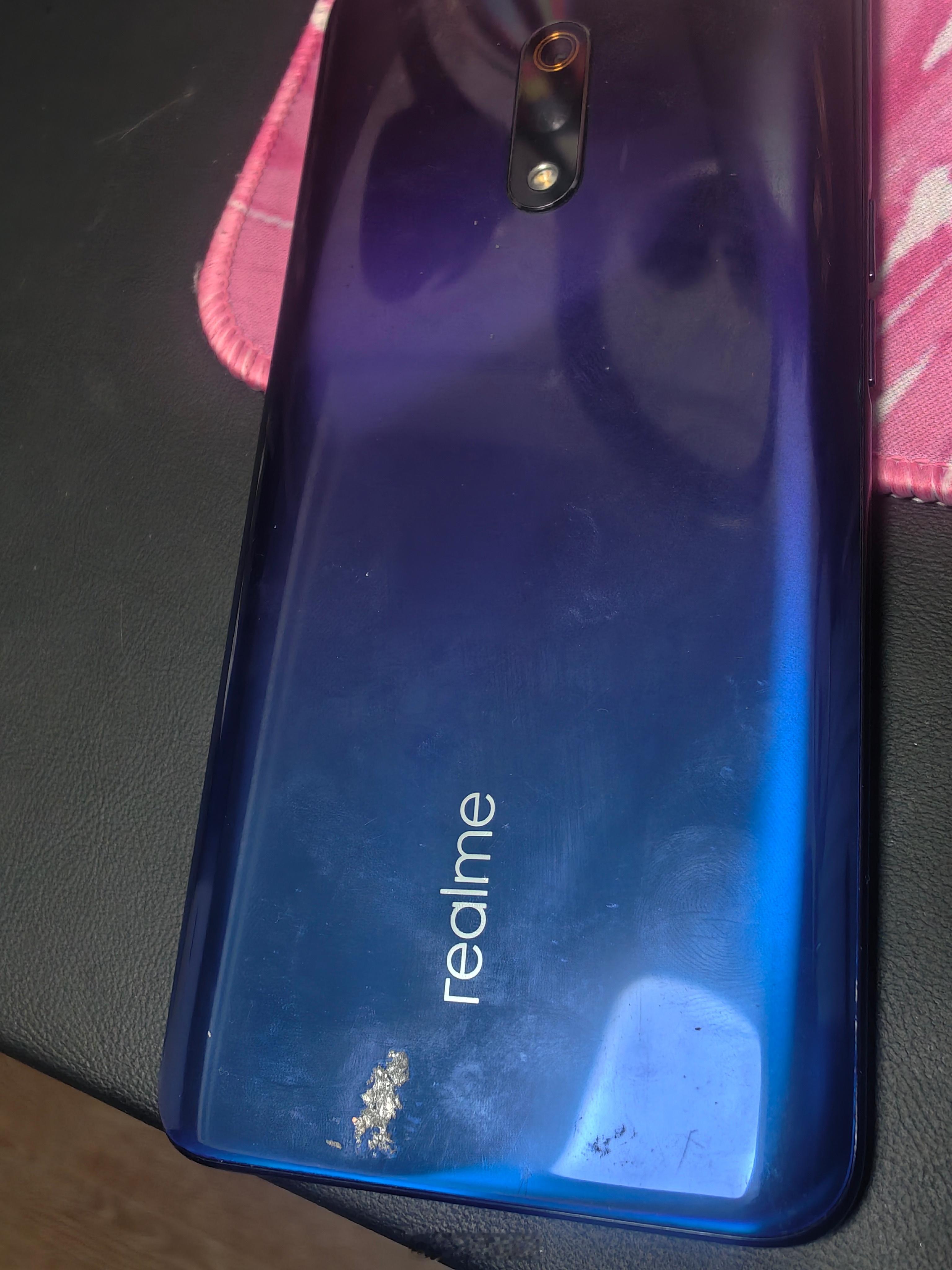 realme手机退出中国市场我可是一直在用伸缩的摄像头一直挺喜欢的 