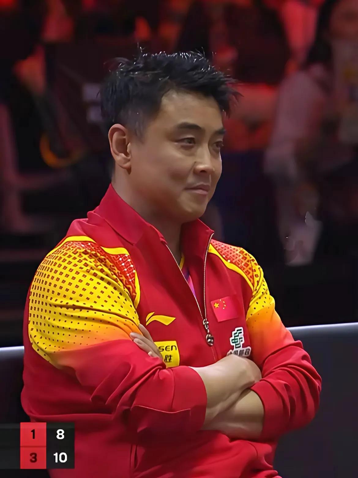 王皓的“高招”换球衣！世乒赛男单八分之一决赛，王楚钦对阵西蒙-高茨，未曾想高茨先