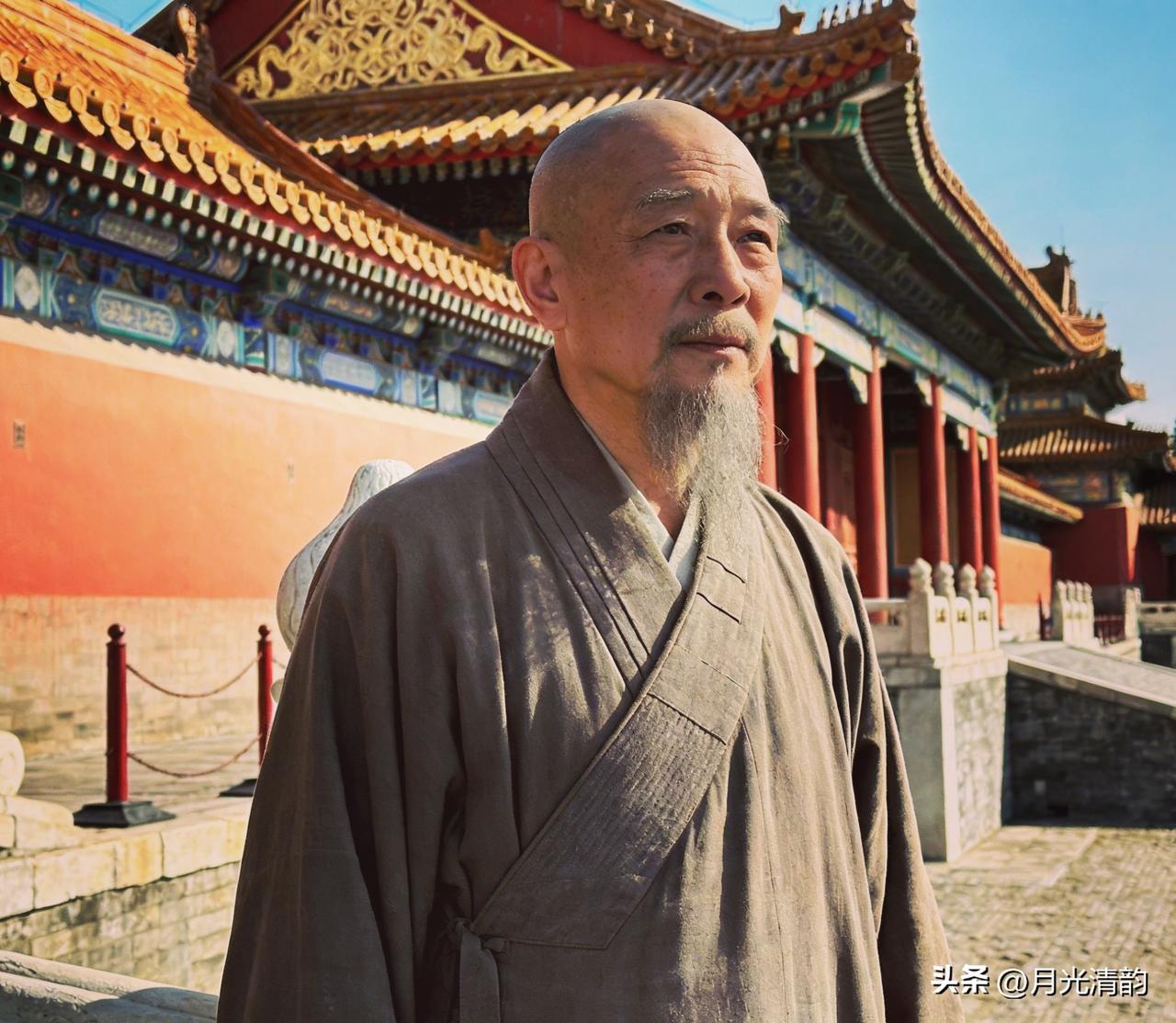 朱棣登基之后，论功行赏，姚广孝排在第一。他要什么都可以，金银财宝，高官厚禄，良田