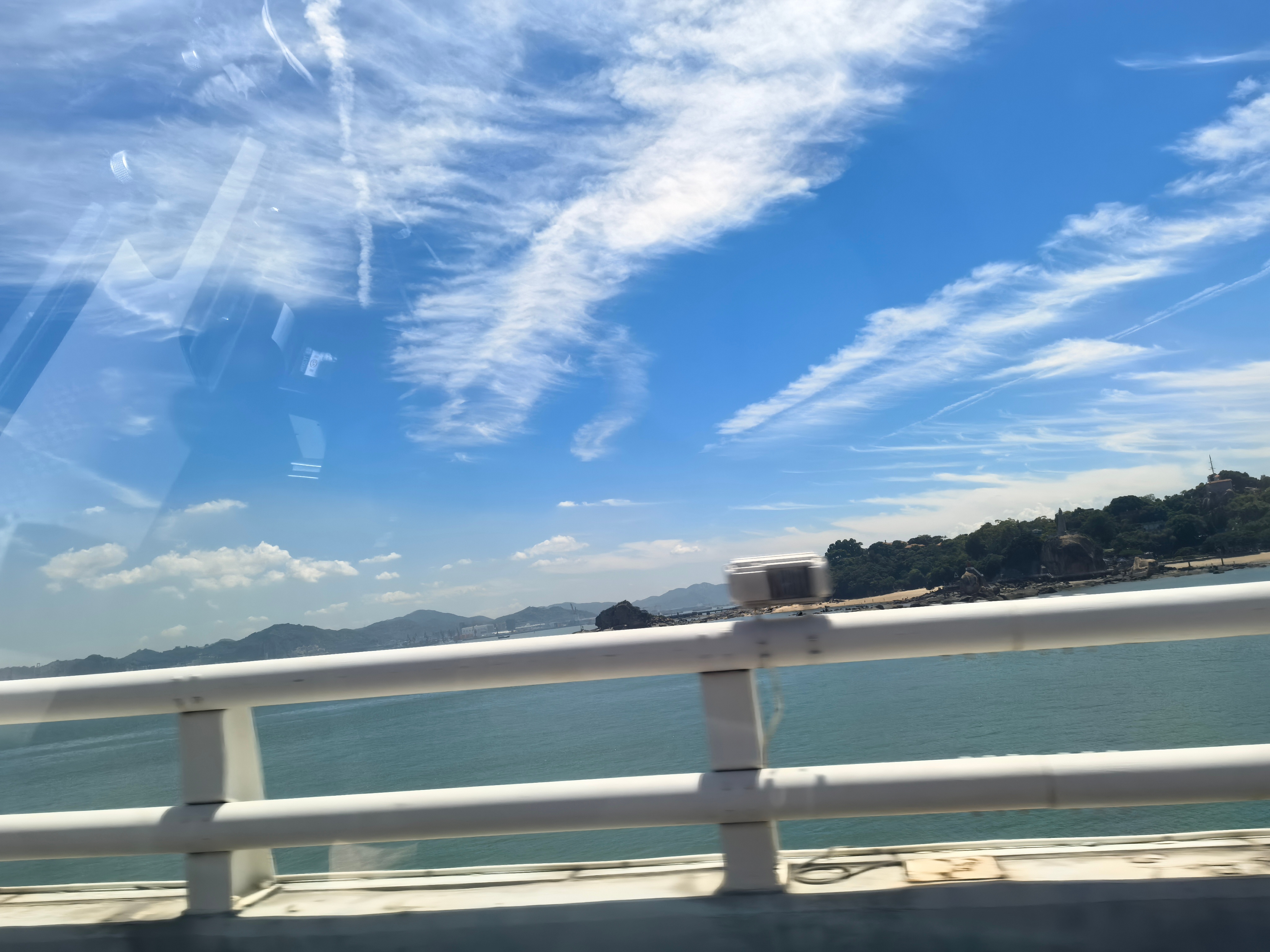 3500块包早晚还双休，这账算得挺精，但有些隐形成本可能没算进去。🤔说是“双向