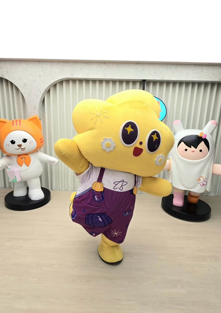 AouBoom[超话]  💛💜aouboom ceri来啦~萌萌的看着自己5