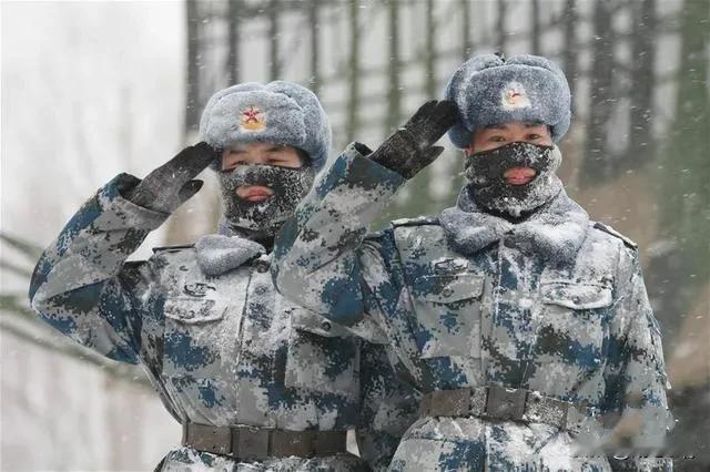 万家灯火，盛世美景。  同时离不开每一年在他们的！祝大家新年快乐，祝边防战士们和