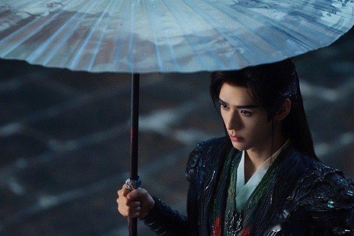 苏暮雨好像爱情中介苏暮雨不愧是“爱情中介”，身边人都觅得良缘。如今他也与白鹤淮携