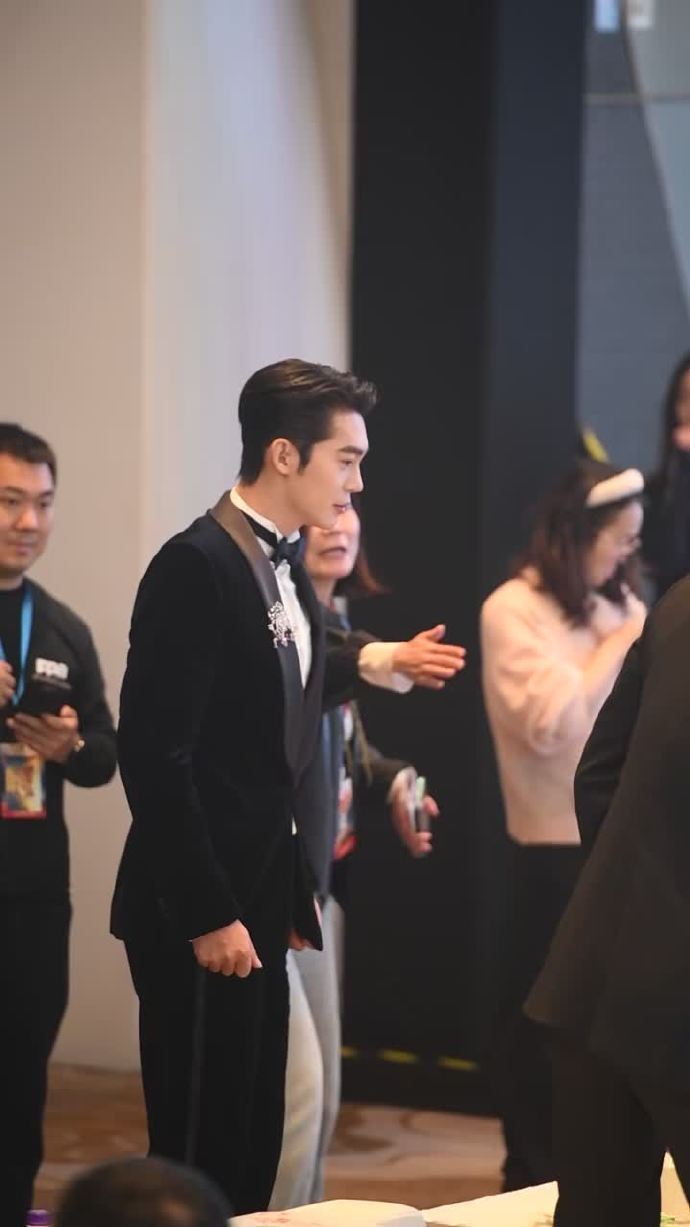 于适北京国际电影节造型 于适行王子礼 于适行王子礼，于适北京国际电影节造型，蓝丝