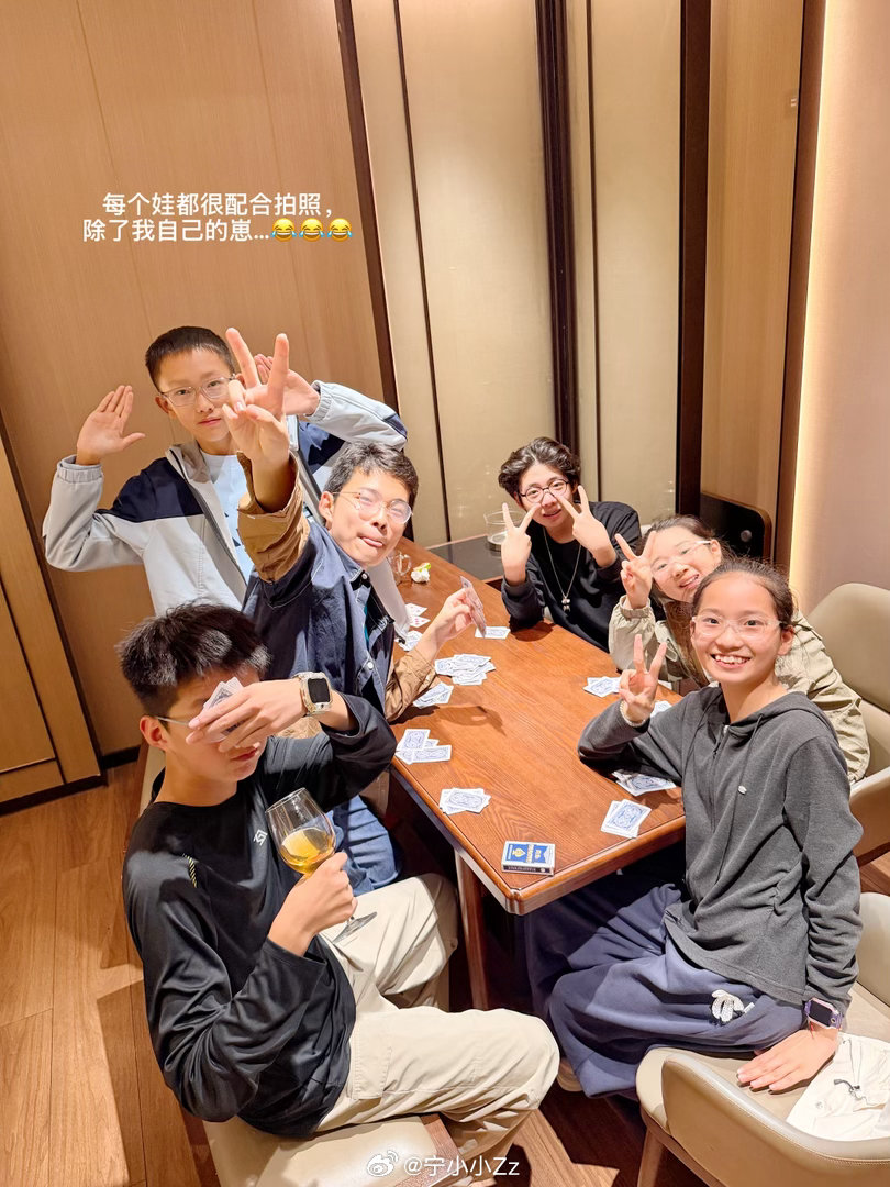 小Y的一周plog 今天还是小长假库存碎片🧩假期又跟小伙伴们约了打球和饭局，感