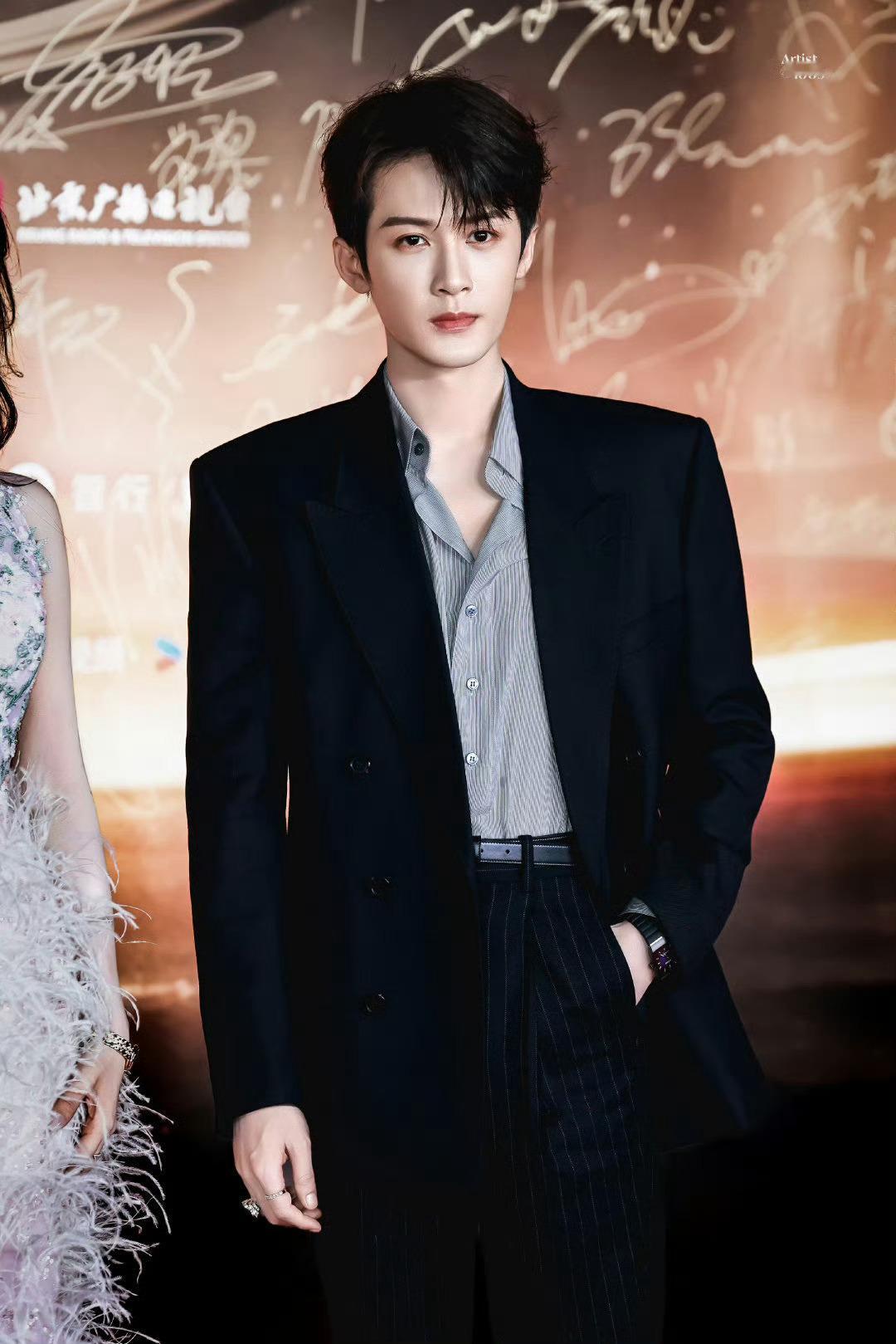 檀健次 渣苏感 [给你小心心] 檀健次连轴转后的状态  健次包帅的 扑面而来的帅