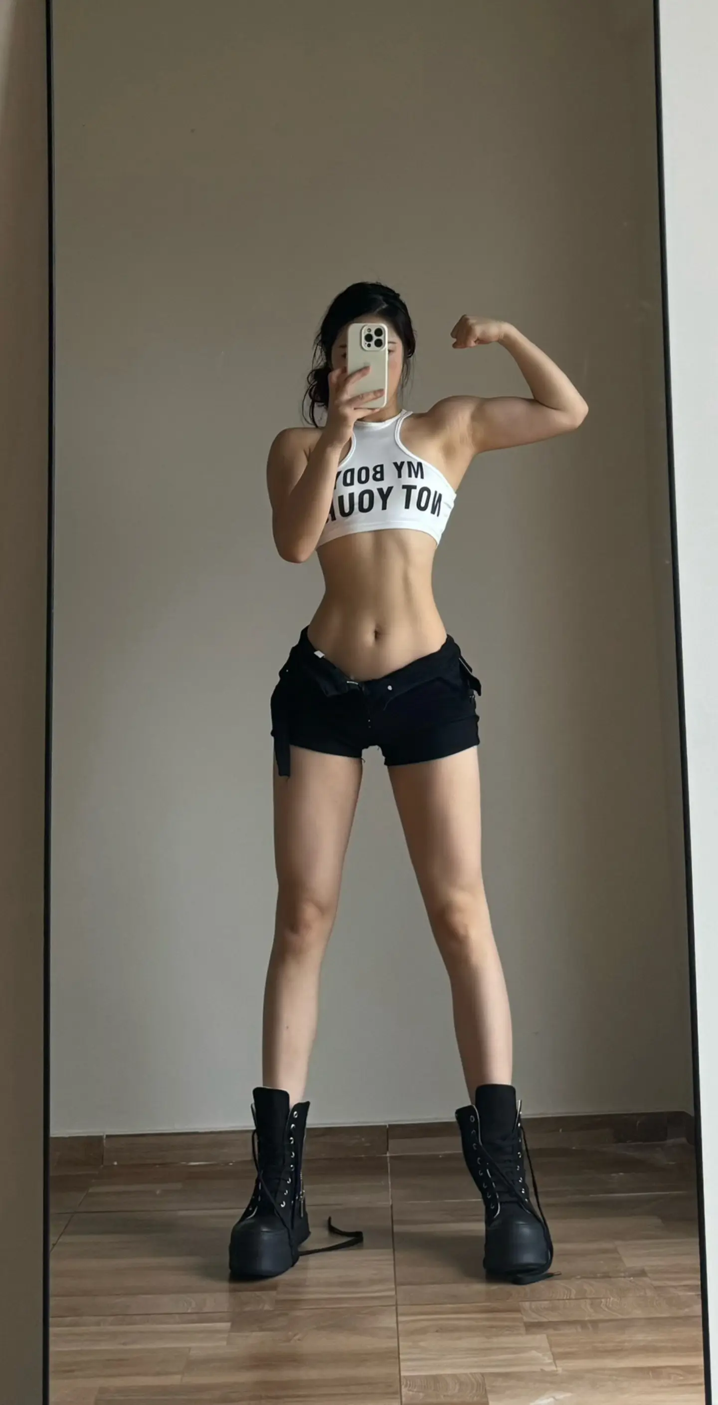 女孩子帅一点怎么了嘛 毕竟我喜欢斩女