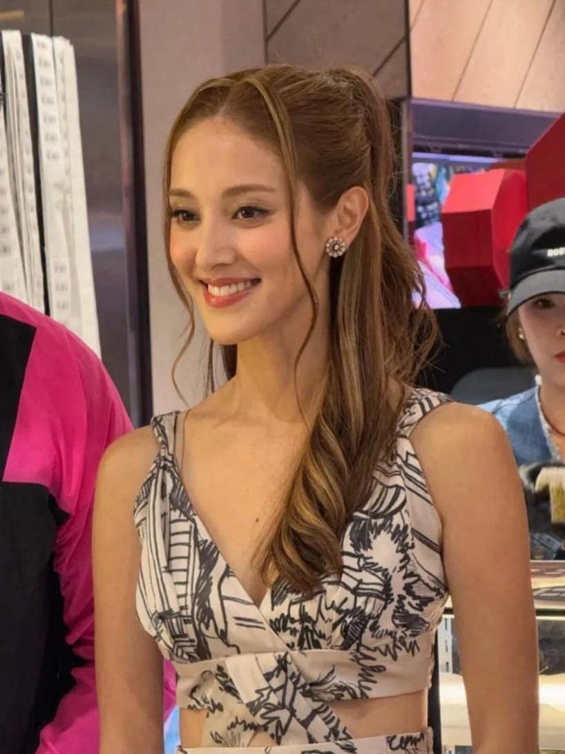 好想知道陈凯琳这个刘海是怎么做的，太美了吧 