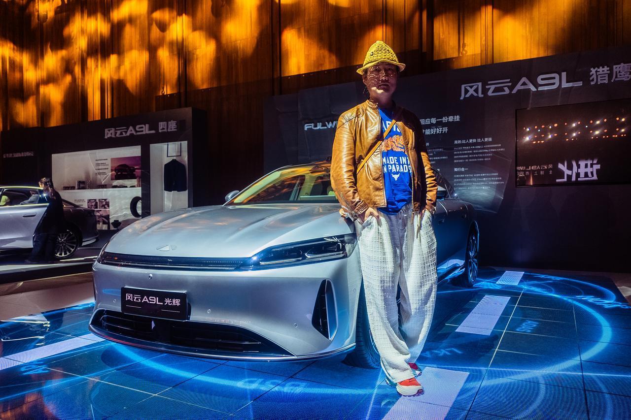 风云A9L光辉（四驱）在重庆发布上市，车内是四座布局，后排有豪华舒适的配置，中央