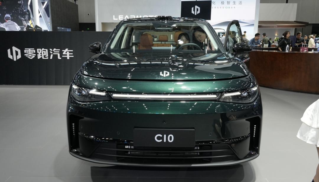 11月17日，零跑汽车发布今年三季度财报，三季度零跑汽车营业收入为194.5亿元