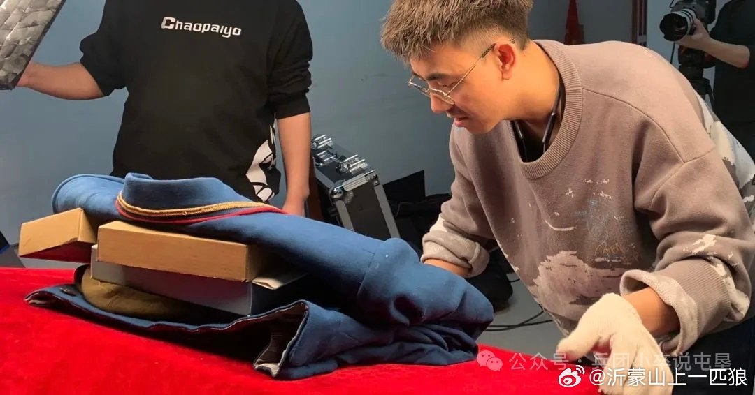 【一套将军服，成为了唯一的“彩礼”】结婚没有一件新衣服！？婆婆把家里唯一的一套新