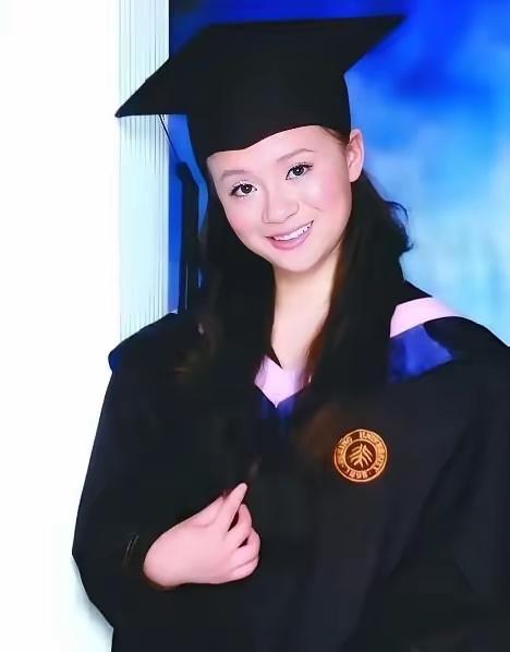 “我宁愿在美国住下水道，翻垃圾！也不回中国！”谁能想到，说出这句话的人，竟然曾是