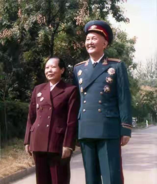 1988年的那场授衔仪式上，洪学智第二次戴上了上将红星，成为我军历史上绝无仅有的