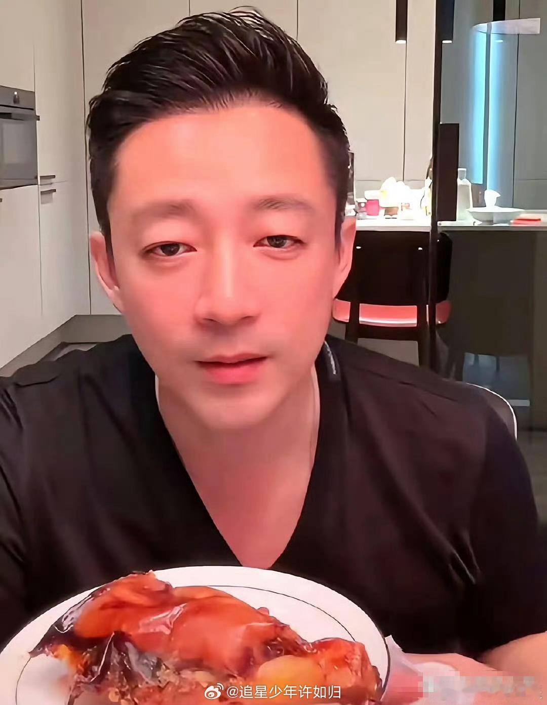 我有种强烈的预感汪小菲摆脱不了S妈了原因很简单当时豪宅的珠宝问题，小S已经草木皆