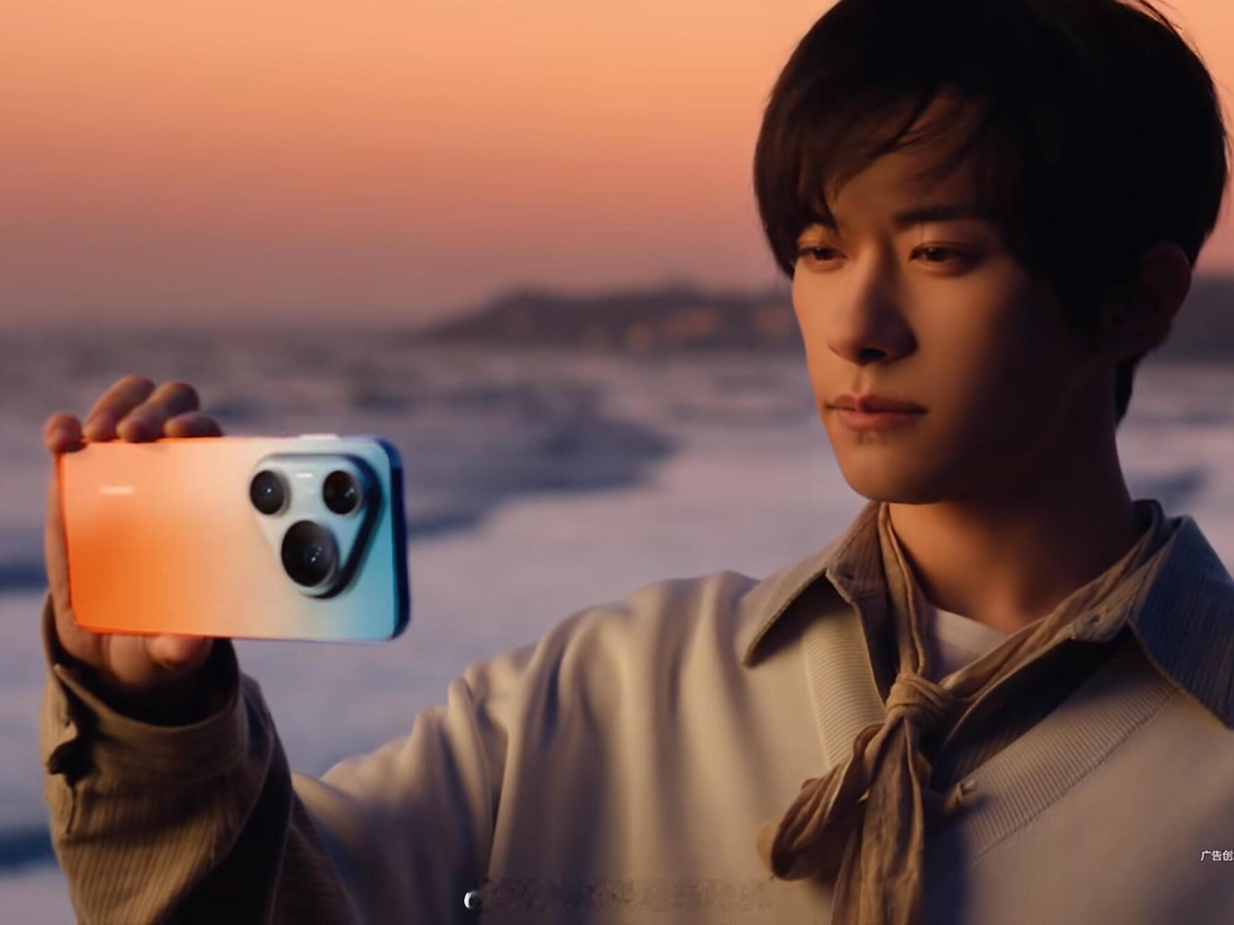 易烊千玺代言华为Pura90易烊千玺真的好牛，他的商务都是国民大牌好奇橘子海是什