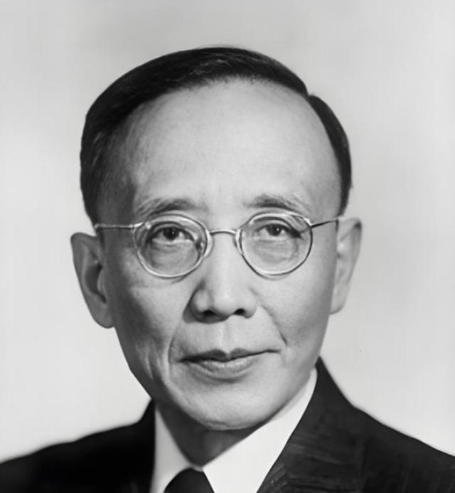 1978年，郭沫若因病去世不久，他妻子于立群突然自缢身亡。原来，她在整理丈夫遗物