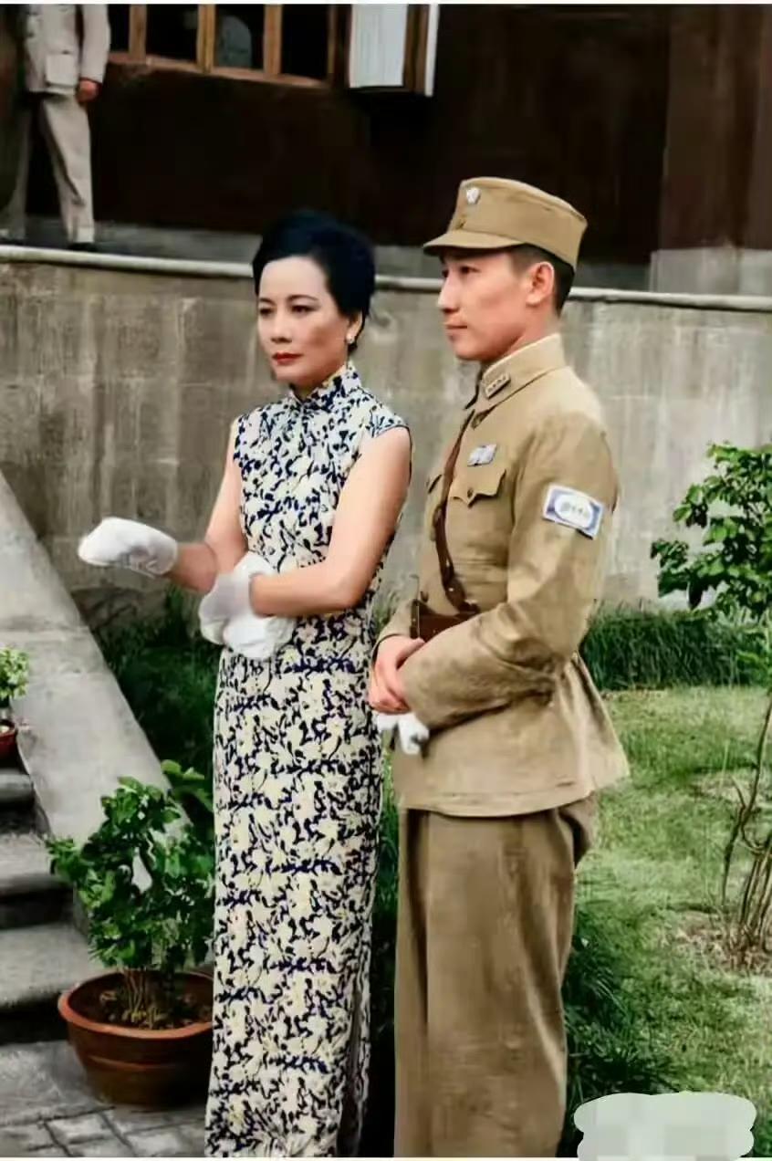 宋美龄罕见和蒋维国同框？都说蒋维国不是老蒋的亲儿子，但是我感觉他的气质长相很像是