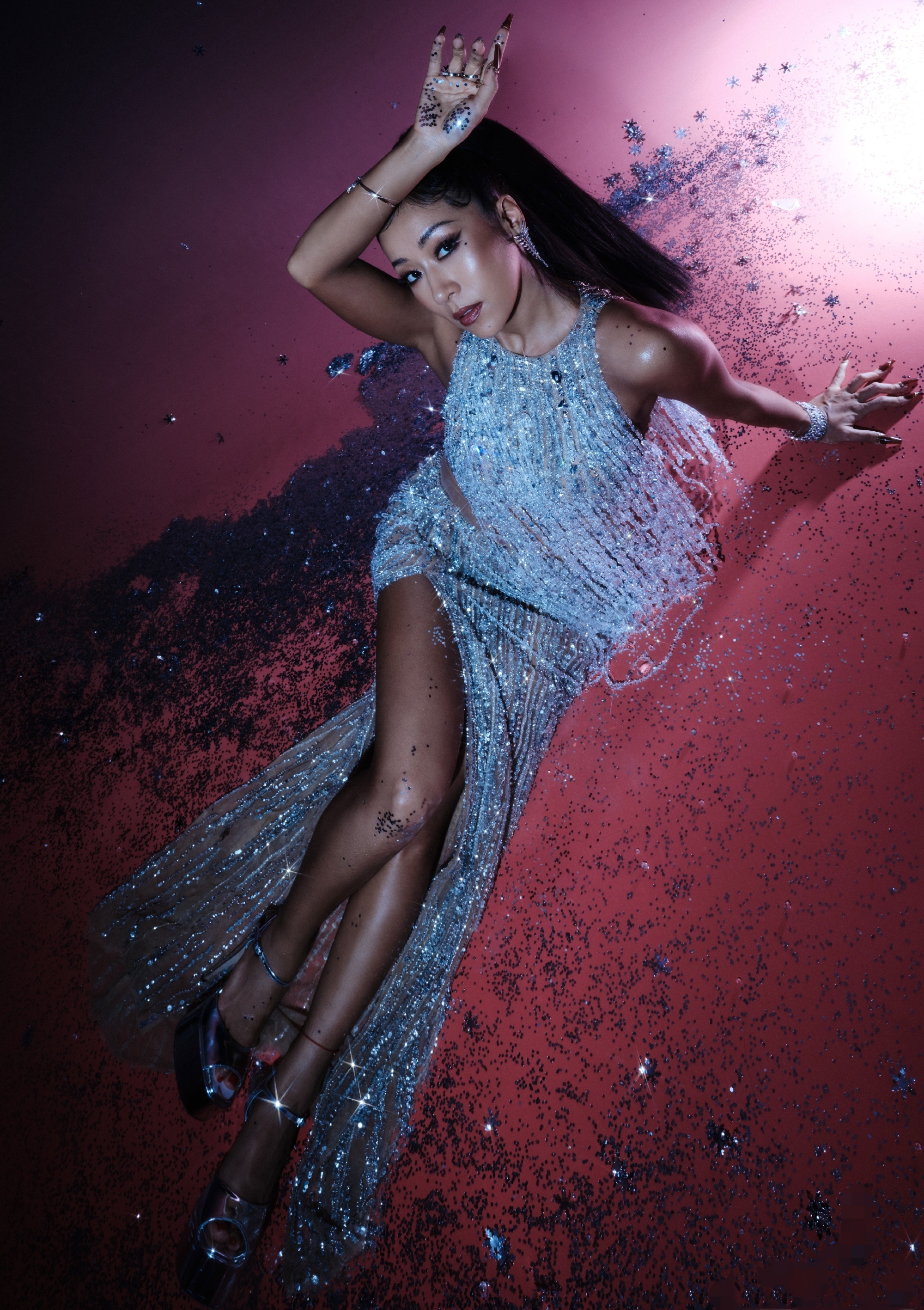 吉克隽逸，“黑珍珠”浪漫纱裙穿搭，高跟大长腿姐姐。吉克隽逸