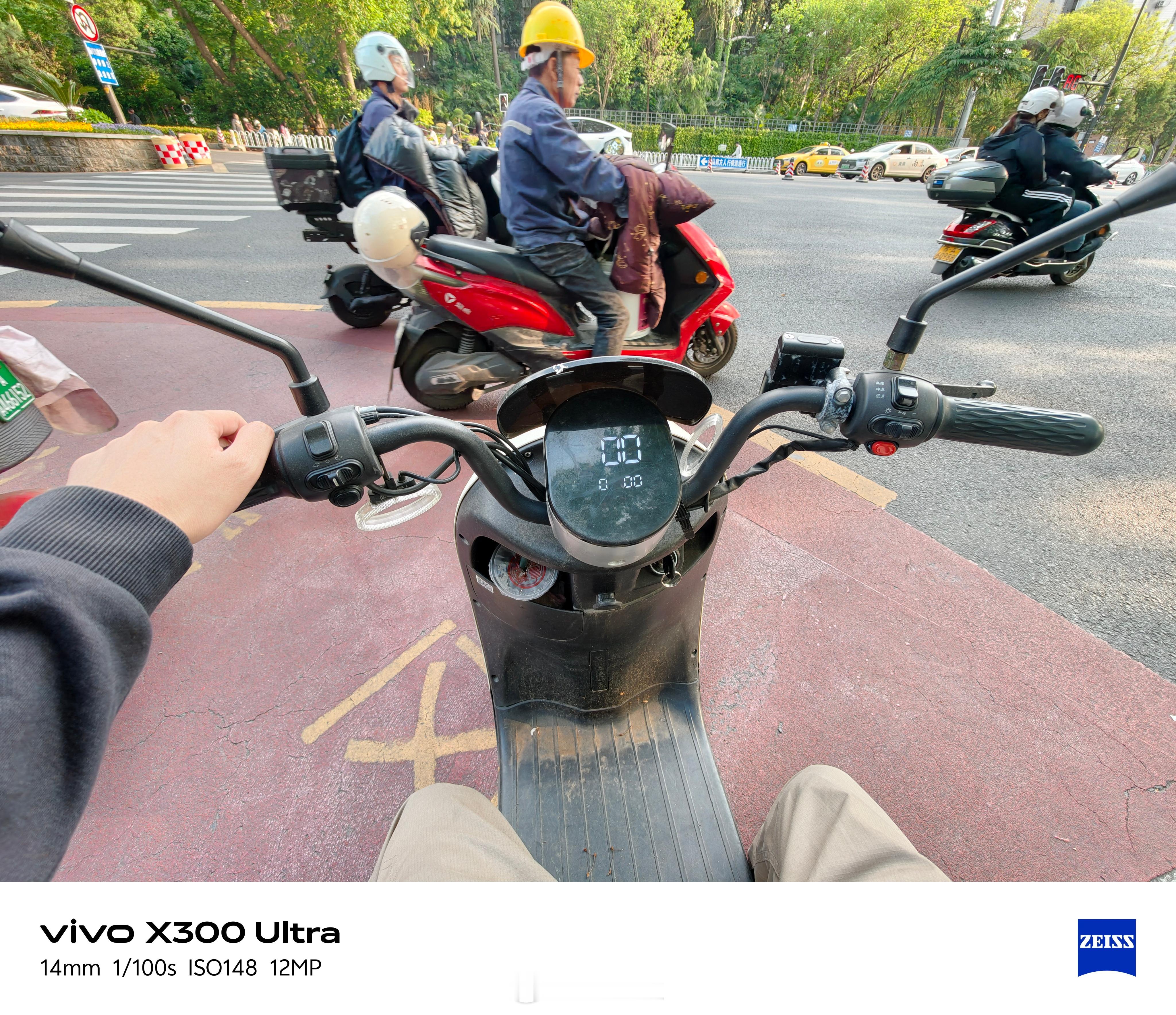 中山陵门口30块租了个电瓶车划算的批爆 