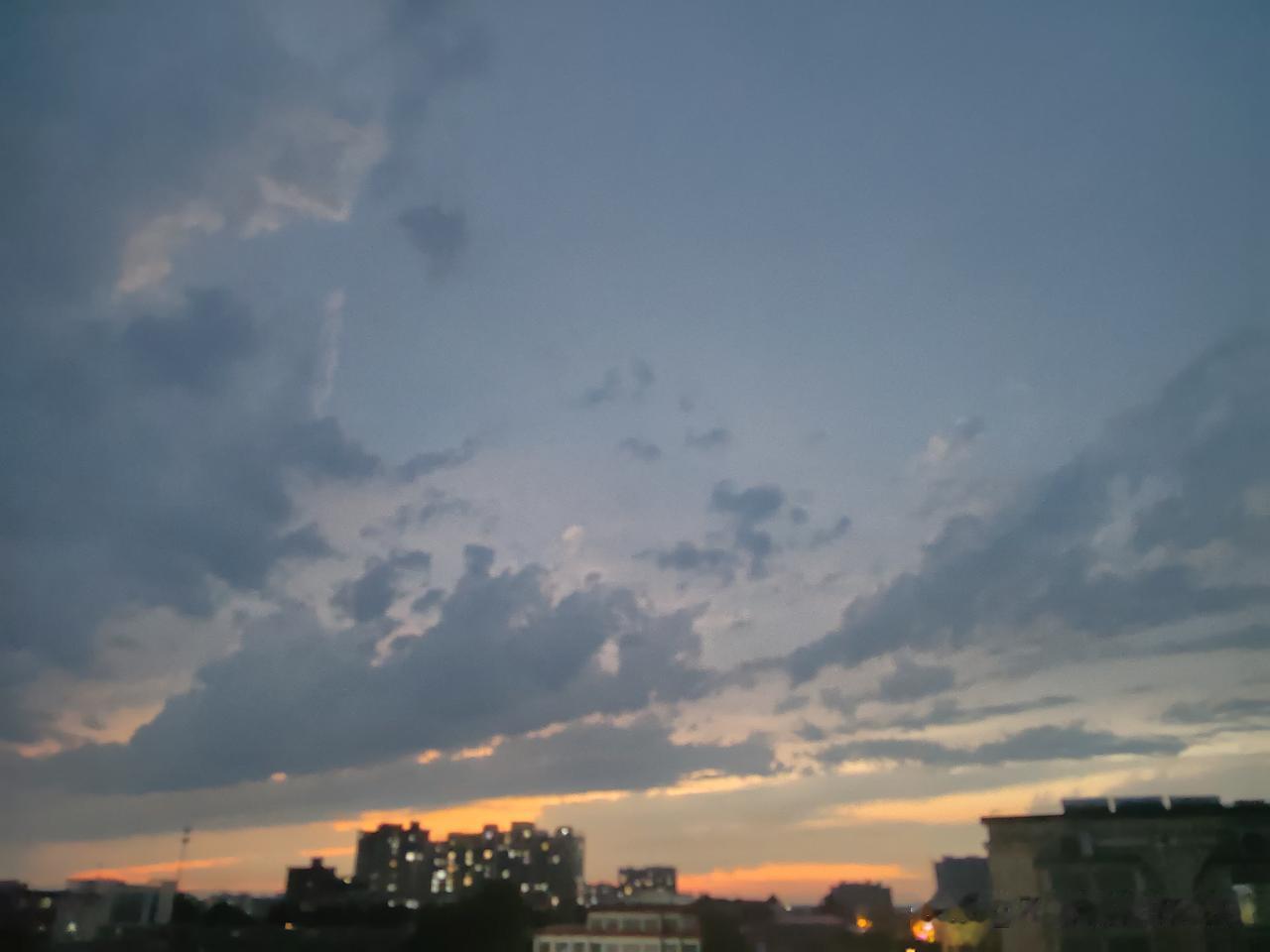 来吧
让暴风雨来得更猛烈吧